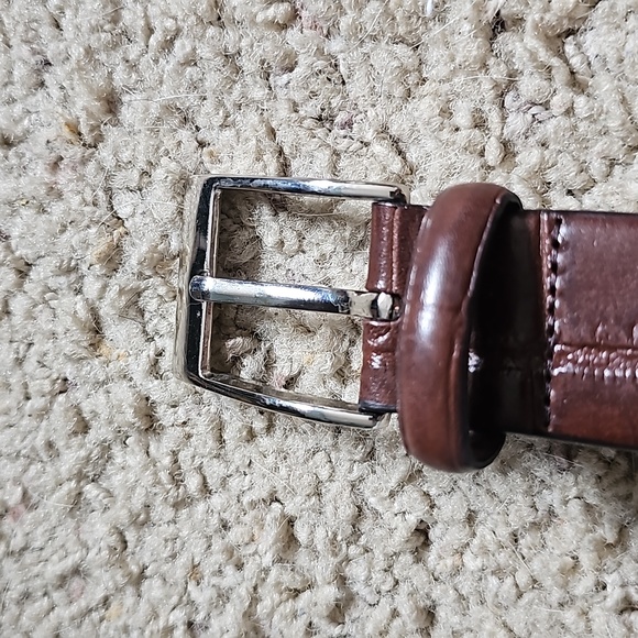 Jos A Bank Leather Belt - Picture 6 of 7